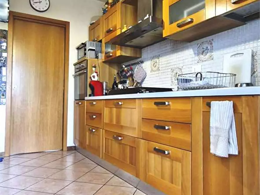 Immagine 10 di Appartamento in vendita  in VIA DON STURZO a Opera