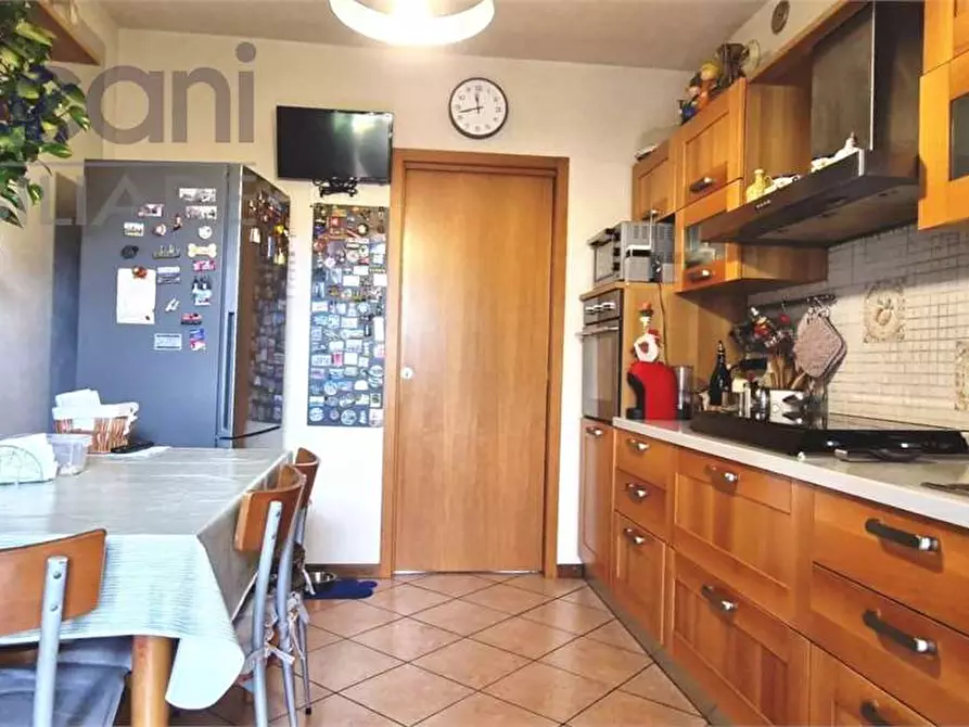 Immagine 12 di Appartamento in vendita  in VIA DON STURZO a Opera