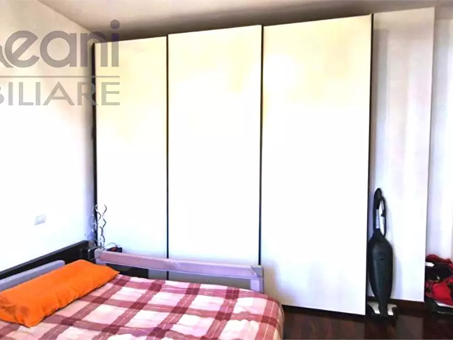 Immagine 17 di Appartamento in vendita  in Via Golgi a Opera