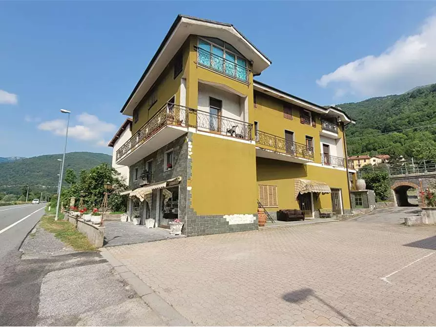 Immagine 2 di Negozio in vendita  in Viale Piaggio 69 a Ormea