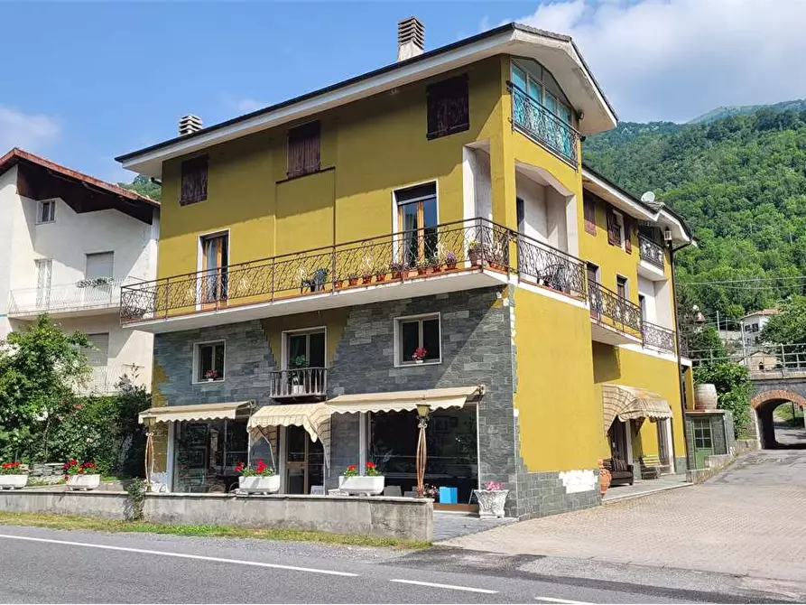 Immagine 2 di Negozio in vendita  in Viale Piaggio 69 a Ormea