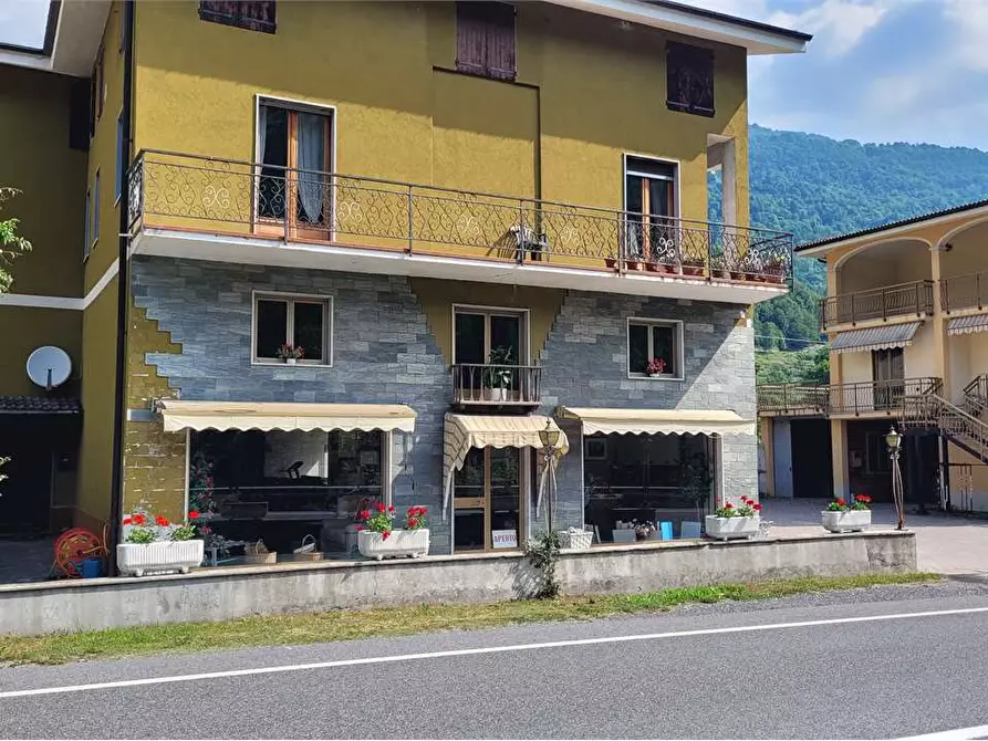 Immagine 19 di Negozio in vendita  in Viale Piaggio 69 a Ormea