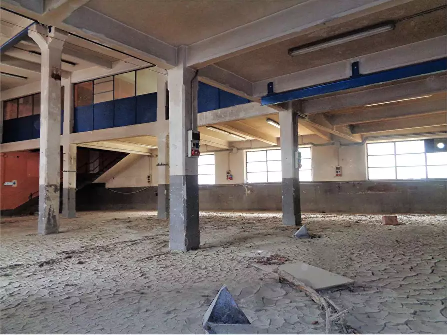 Immagine 7 di Capannone industriale in vendita  in Viale Piaggio a Ormea