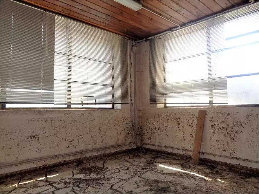 Immagine 9 di Capannone industriale in vendita  in Viale Piaggio a Ormea