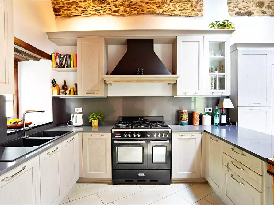 Immagine 5 di Villa in vendita  in Via Montegrappa 5 a Armo