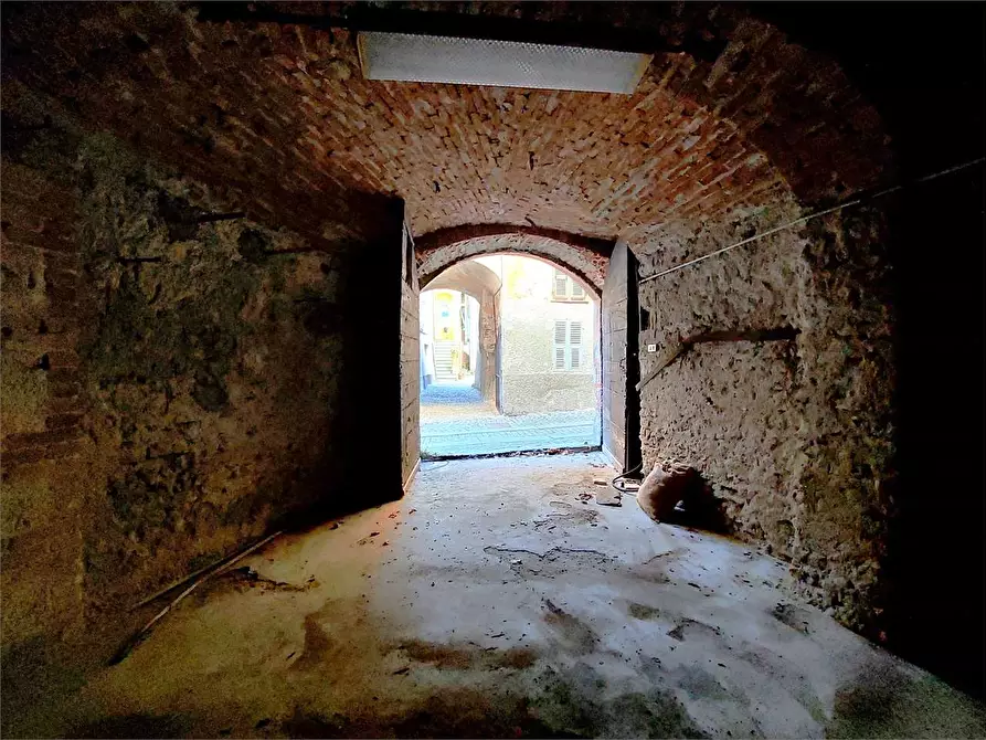 Immagine 1 di Garage in vendita  in Via Pelazza 11 a Ormea