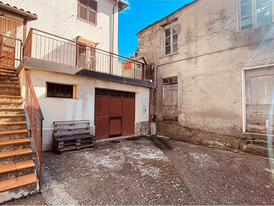 Immagine 1 di Casa indipendente in vendita  in Vico Vigna  11 a Borghetto D'arroscia