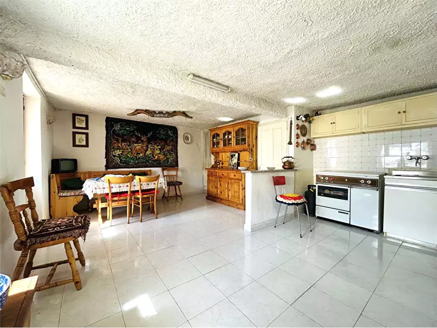 Immagine 3 di Casa indipendente in vendita  in Località Piaggia a Briga Alta