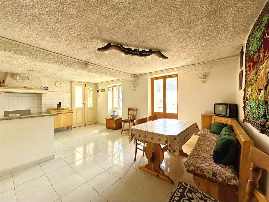 Immagine 6 di Casa indipendente in vendita  in Località Piaggia a Briga Alta