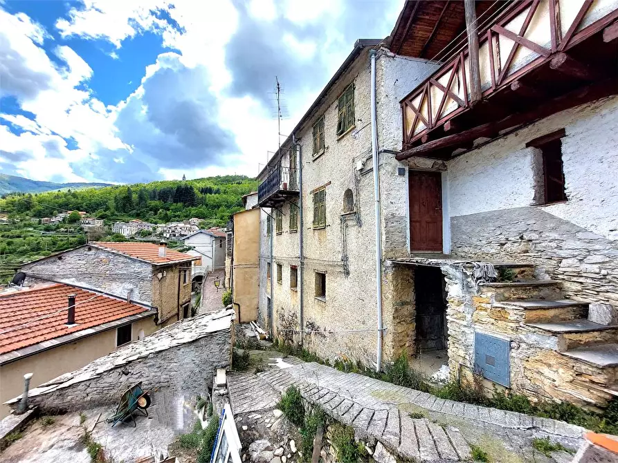 Immagine 1 di Casa indipendente in vendita  in Via Borgoratto 1 a Rezzo