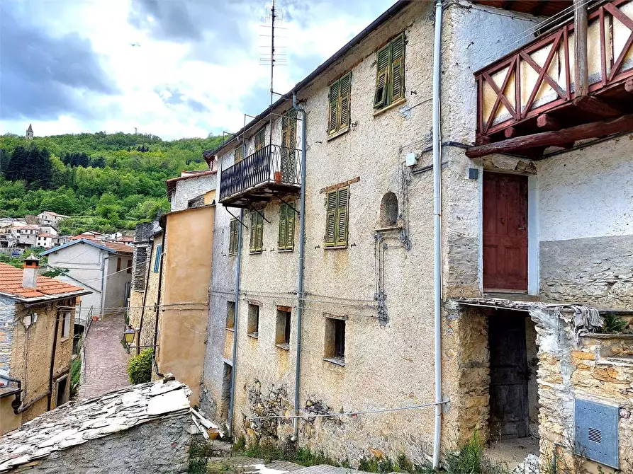 Immagine 1 di Casa indipendente in vendita  in Via Borgoratto 1 a Rezzo