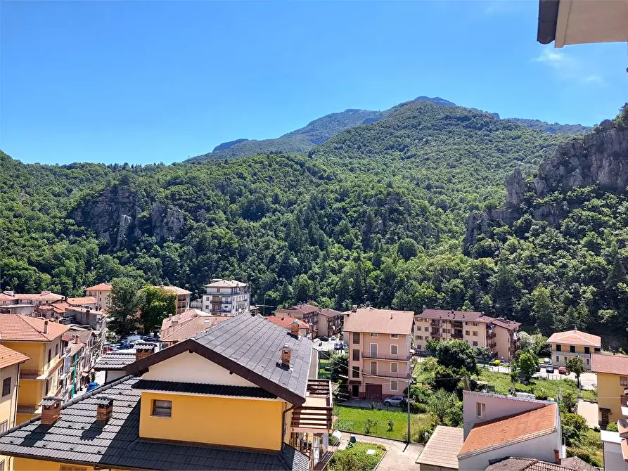 Immagine 22 di Appartamento in vendita  in Piazza della Libertà 3 a Ormea