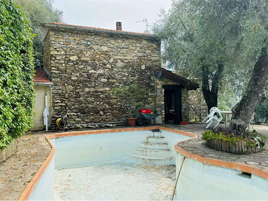 Immagine 1 di Villa in vendita  in Frazione Piazza a Ranzo