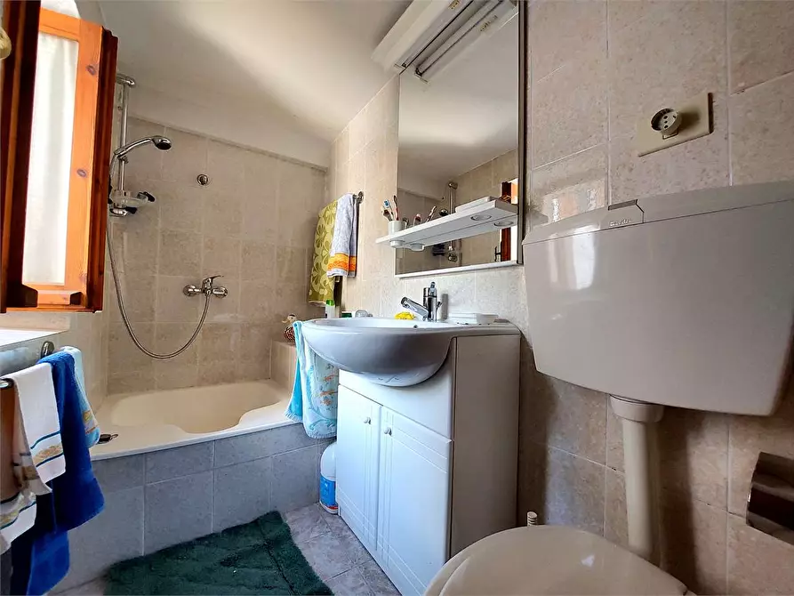 Immagine 26 di Appartamento in vendita  in Via Enrico Toti 11 a Armo