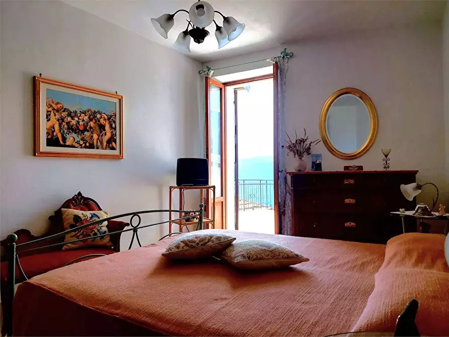 Immagine 18 di Appartamento in vendita  in Via Enrico Toti 11 a Armo