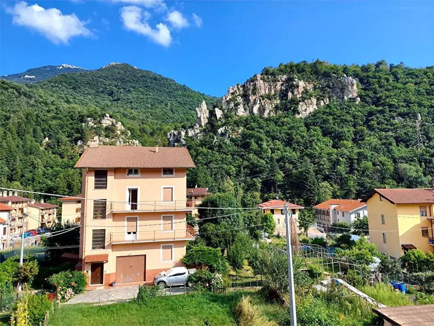Immagine 13 di Casa indipendente in vendita  in Viale Cagna 6 a Ormea