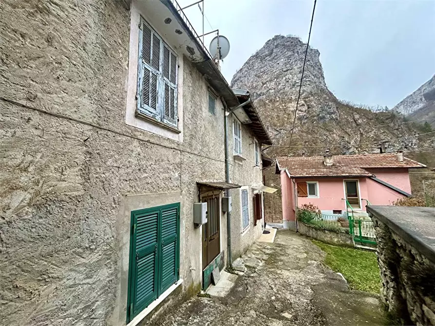 Immagine 25 di Rustico / casale in vendita  in Ponte di Nava 98 a Ormea