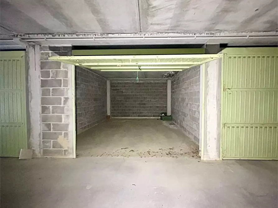 Immagine 1 di Garage in vendita  in Via Orti a Ormea