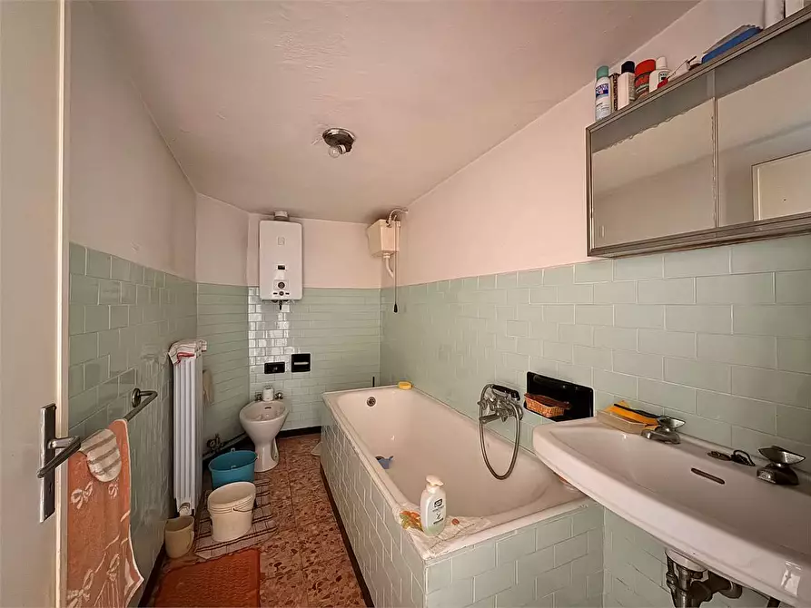 Immagine 20 di Appartamento in vendita  in Piazza Castello  1 a Lucinasco