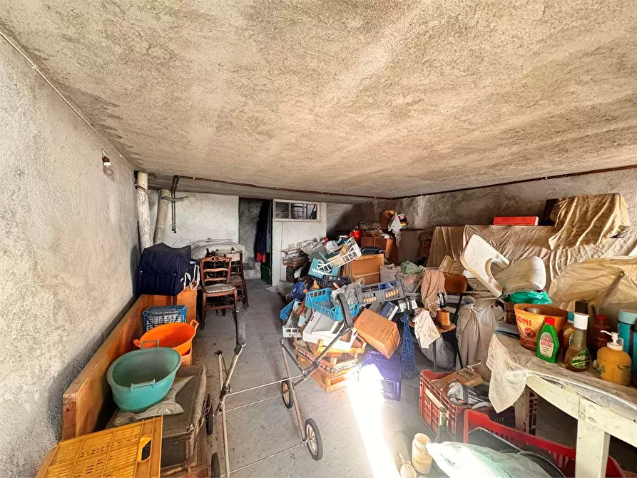 Immagine 24 di Appartamento in vendita  in Piazza Castello  1 a Lucinasco