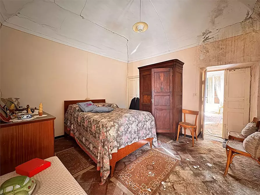 Immagine 35 di Appartamento in vendita  in Piazza Castello  1 a Lucinasco