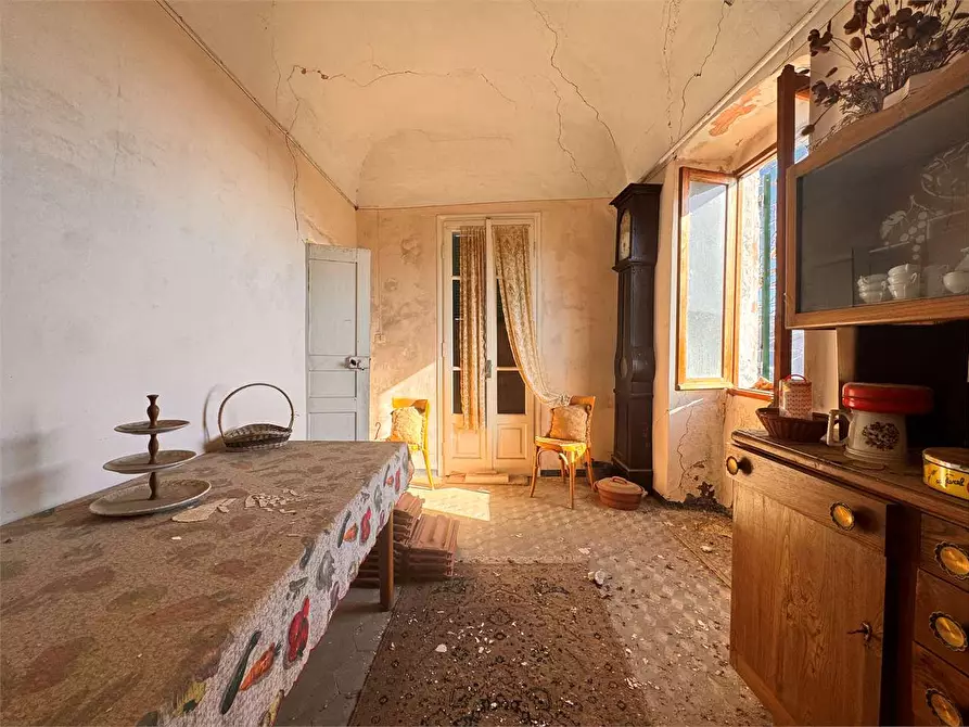 Immagine 30 di Appartamento in vendita  in Piazza Castello  1 a Lucinasco