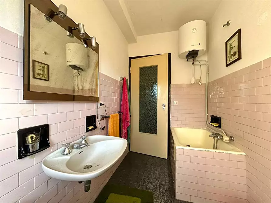 Immagine 32 di Appartamento in vendita  in Viale Novaro 80 a Ormea