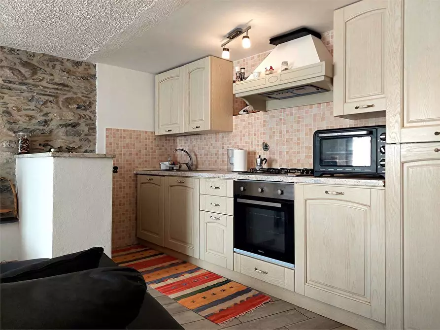 Immagine 22 di Casa indipendente in vendita  in Piazza Pietro Guglieri 1 a Rezzo