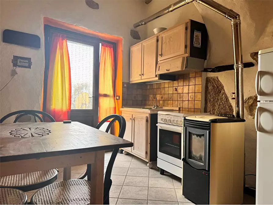 Immagine 1 di Appartamento in vendita  in Borgata castello a Chiusanico