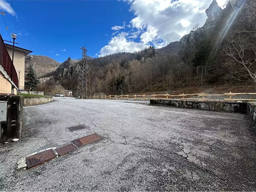 Immagine 11 di Garage in vendita  in Via Orti a Ormea