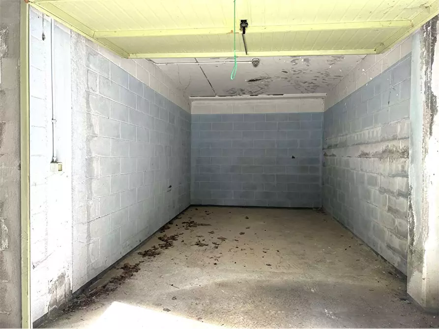 Immagine 2 di Garage in vendita  in Via Orti a Ormea