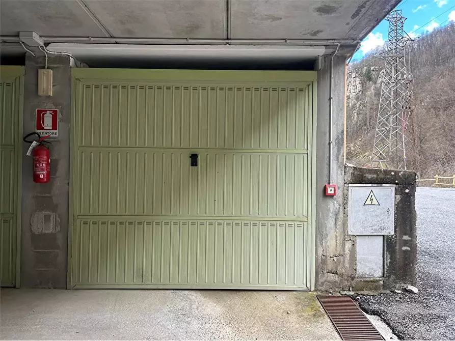 Immagine 2 di Garage in vendita  in Via Orti a Ormea
