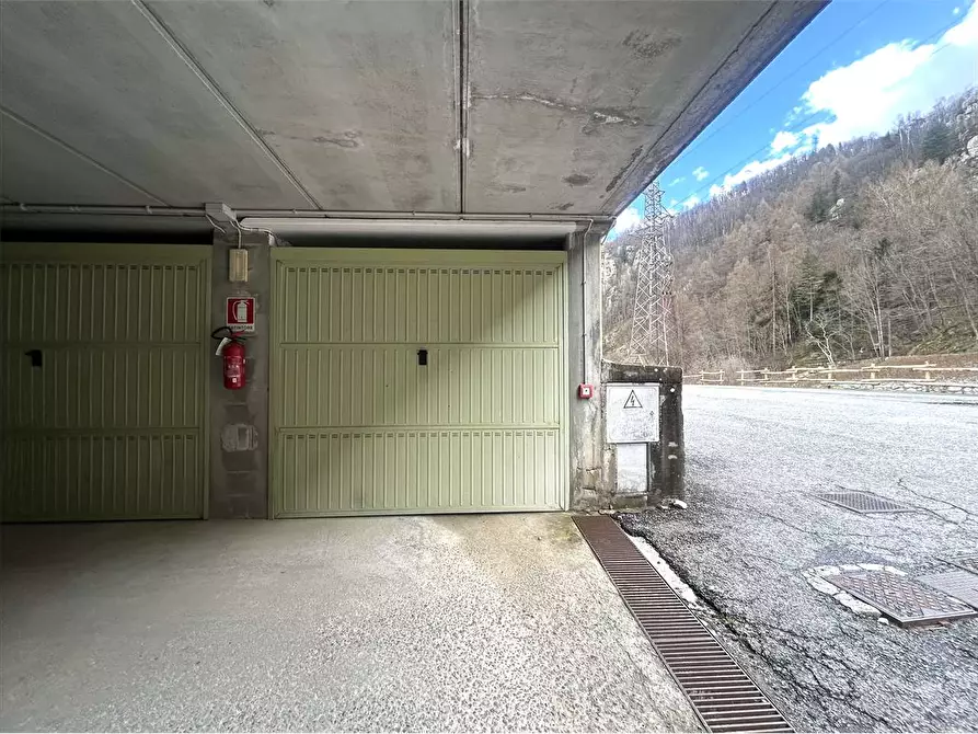 Immagine 1 di Garage in vendita  in Via Orti a Ormea