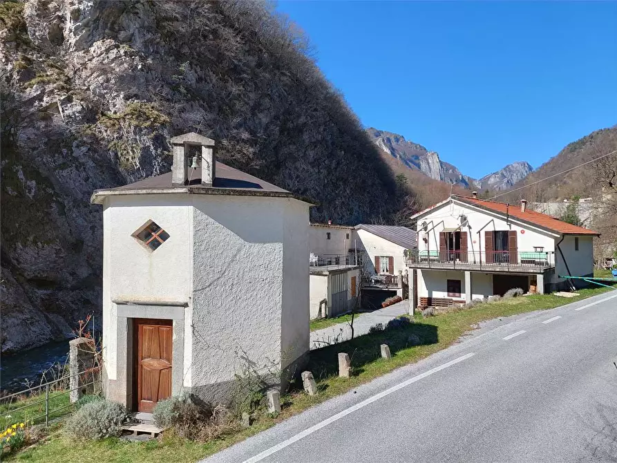 Immagine 1 di Rustico / casale in vendita  in Frazione Ponte di Nava Località Figalli a Ormea
