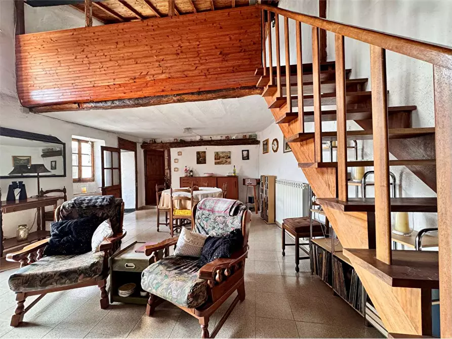 Immagine 2 di Casa indipendente in vendita  in Salita ai prati 2 a Pieve Di Teco