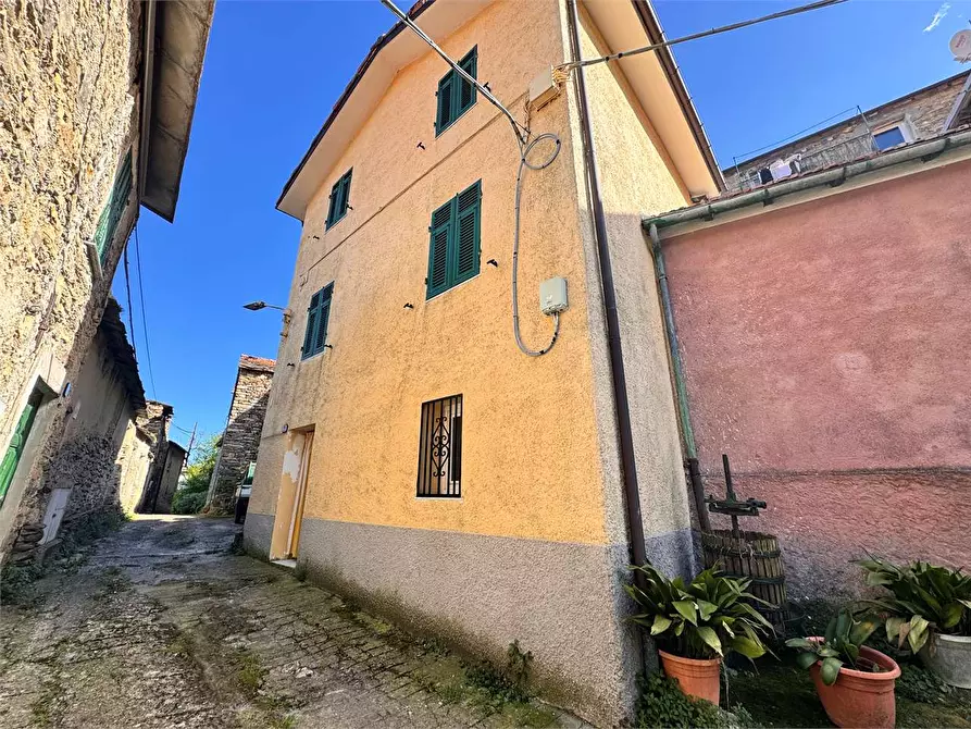 Immagine 1 di Casa indipendente in vendita  in Via Attilio Ventimiglia 17 a Borgomaro