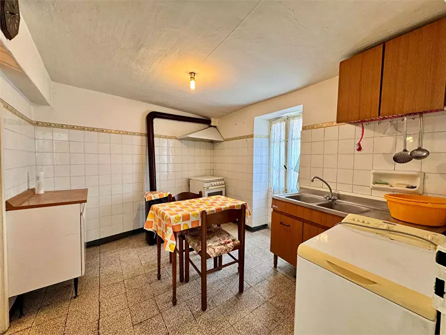 Immagine 11 di Casa indipendente in vendita  in Via VI Novembre 1 a Montegrosso Pian Latte