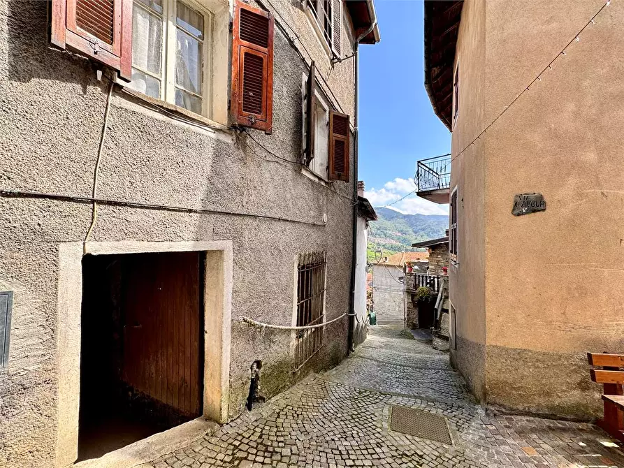 Immagine 29 di Casa indipendente in vendita  in Via VI Novembre 1 a Montegrosso Pian Latte