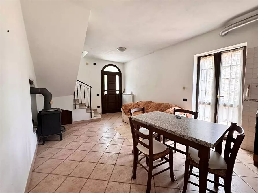 Immagine 1 di Casa indipendente in vendita  in Piazza Dell'Assunta a Pieve Di Teco