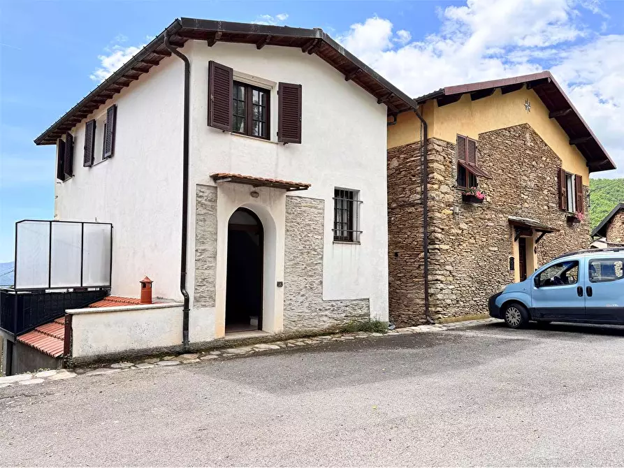 Immagine 1 di Casa indipendente in vendita  in Piazza Dell'Assunta a Pieve Di Teco