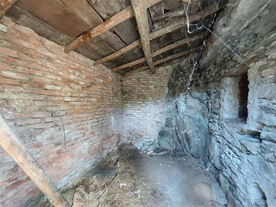 Immagine 15 di Rustico / casale in vendita  in Via Castello a Ormea