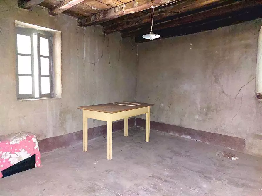 Immagine 20 di Appartamento in vendita  in Via Costa 11 a Pornassio