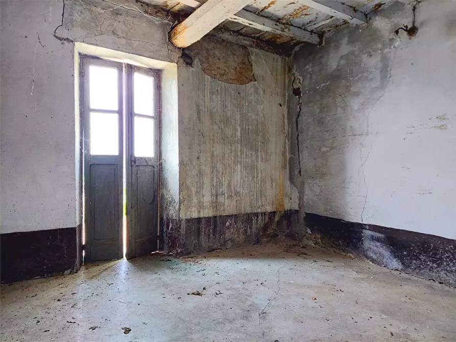 Immagine 15 di Appartamento in vendita  in Via Costa 11 a Pornassio