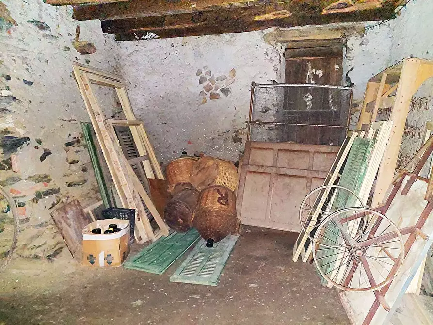 Immagine 29 di Appartamento in vendita  in Via Costa 11 a Pornassio