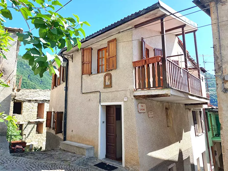 Immagine 1 di Casa indipendente in vendita  in Via Mazzini 38 a Mendatica