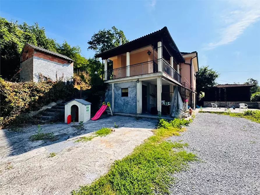 casa indipendente in vendita a Vessalico in zona Lenzari