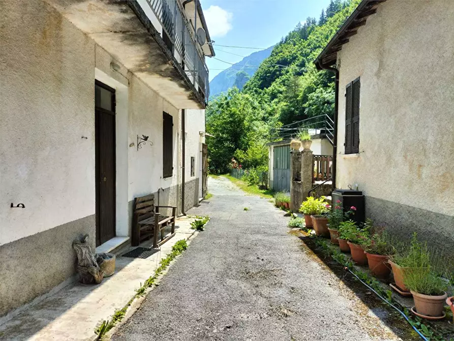Immagine 52 di Rustico / casale in vendita  in Frazione Ponte di Nava Località Figalli a Ormea