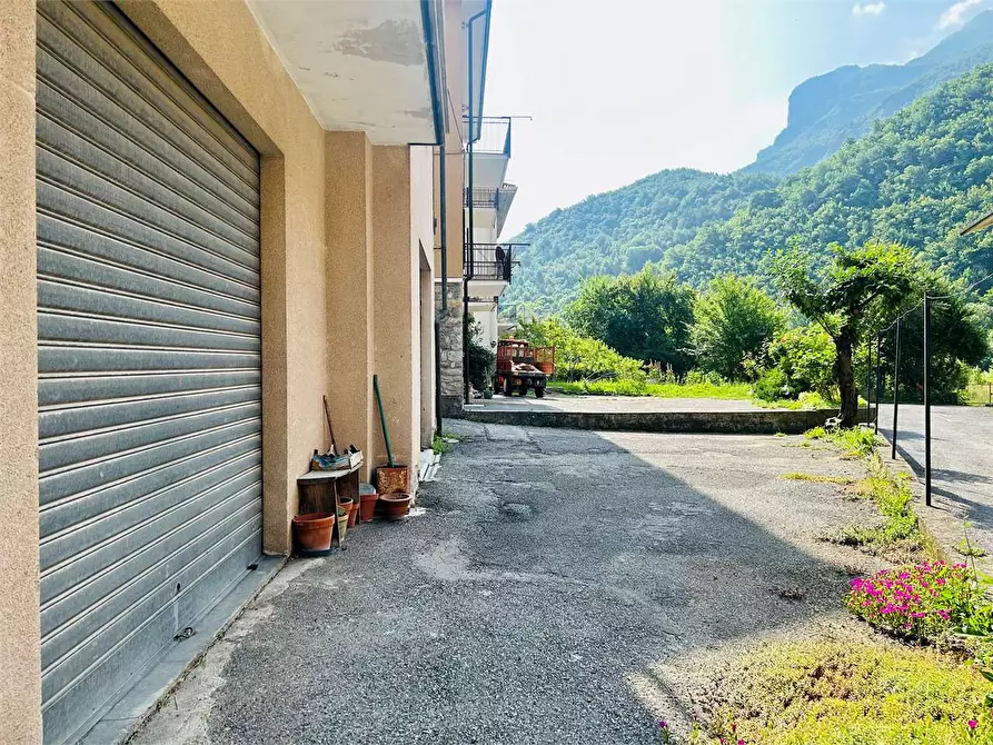 Immagine 36 di Appartamento in vendita  in Viale Piaggio a Ormea