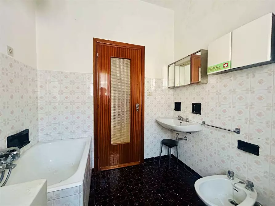 Immagine 21 di Appartamento in vendita  in Viale Piaggio a Ormea