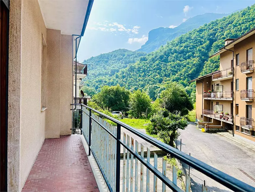 Immagine 26 di Appartamento in vendita  in Viale Piaggio a Ormea